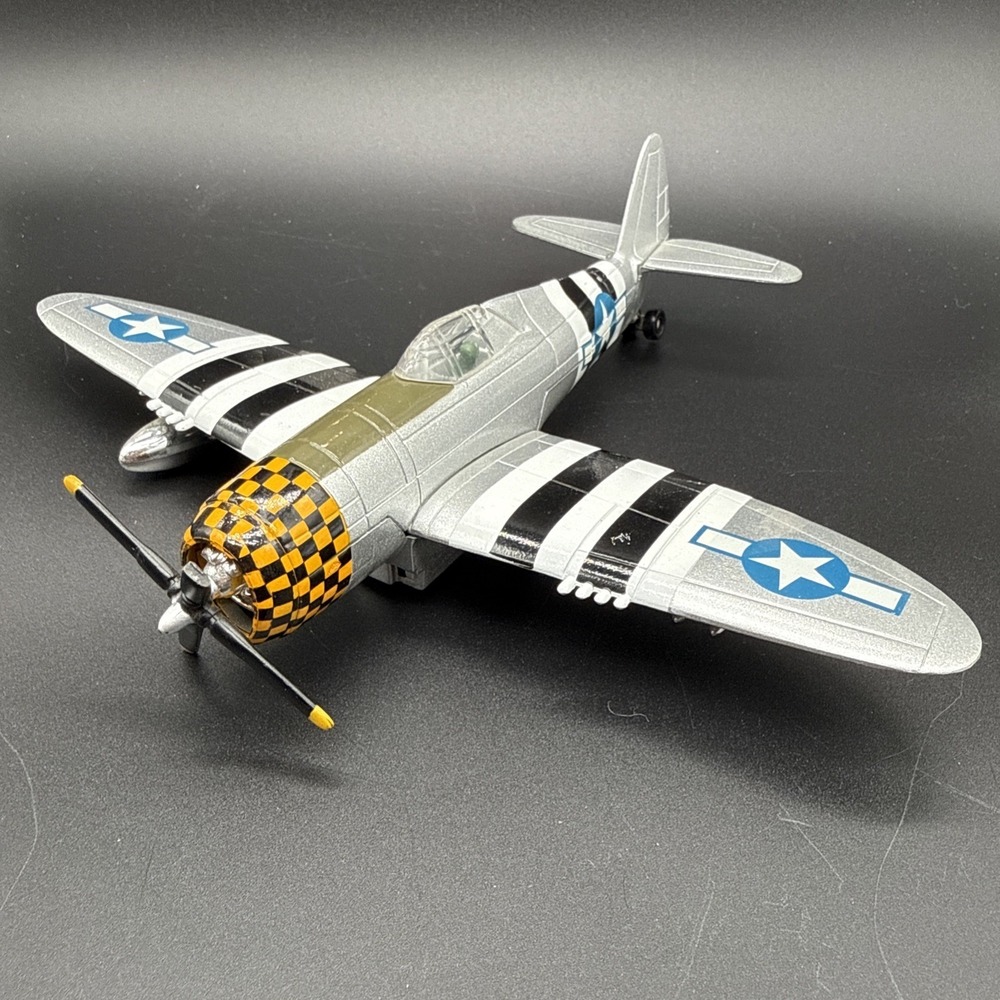 Wow Toyz P-47 Thunderbolt 1:48 Diecast Plastic WW2 Military Plane Model 1944